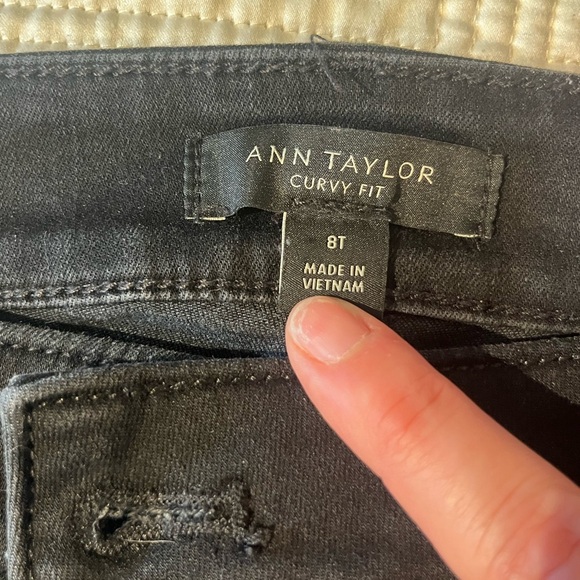 Ann Taylor boot cut black jeans (8T) - Picture 2 of 4